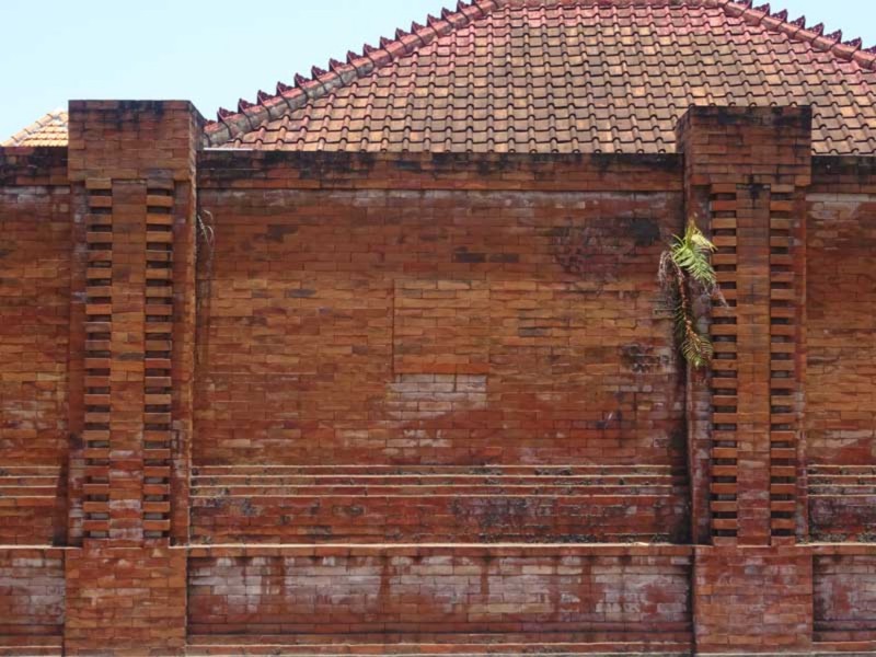 Pagar Rumah Batu Bata Bergaya Bali
