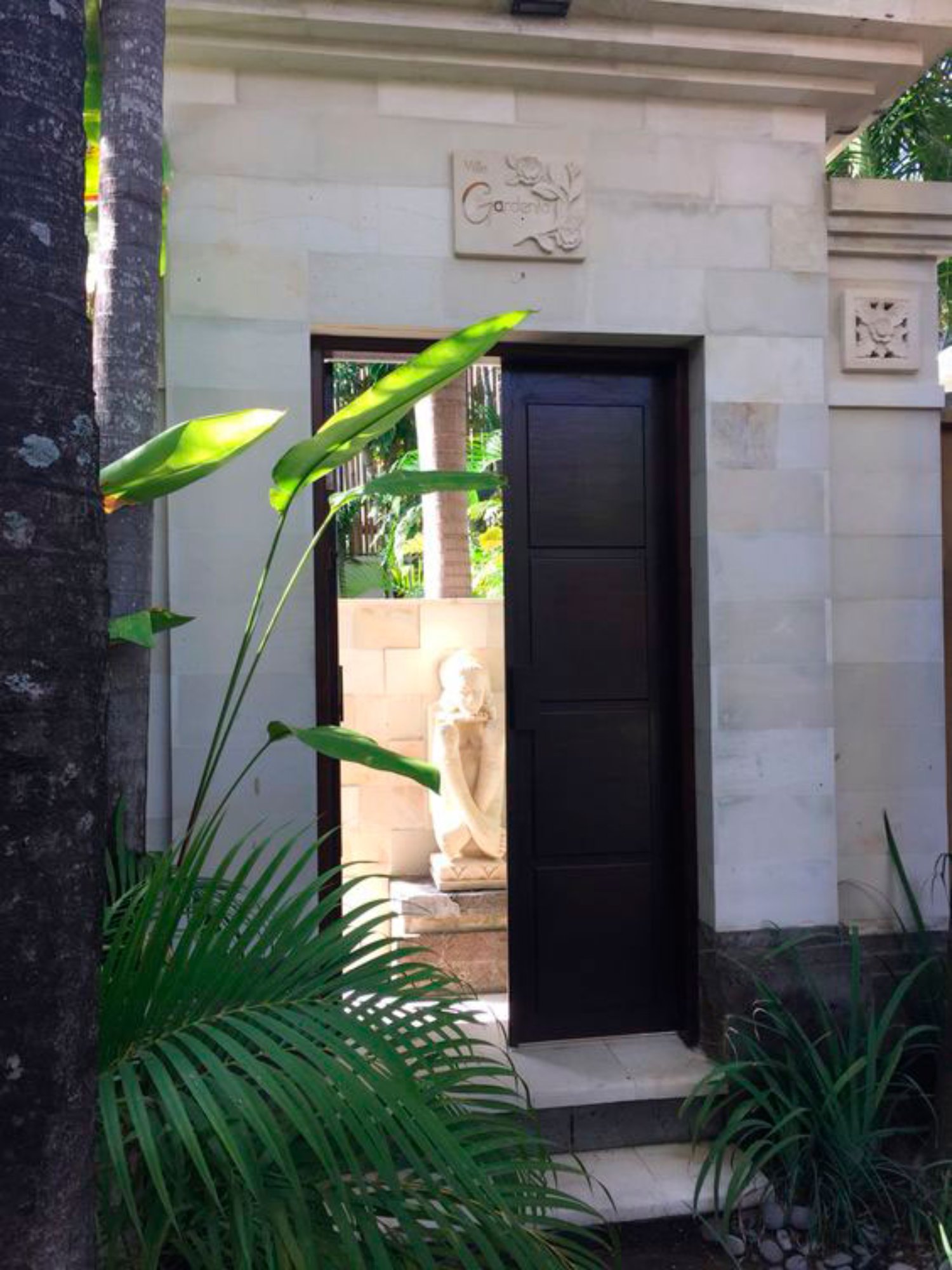 Angkul Angkul Bali
