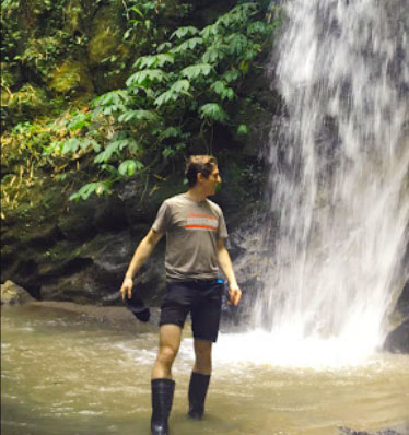 Wan Wan – TRAVELER