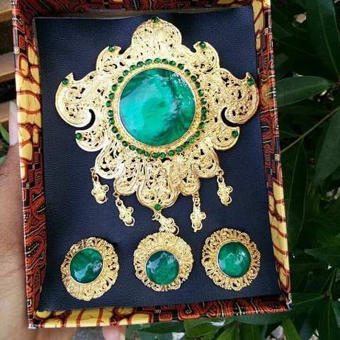 Baliya Set Bros Alpaka Warna Batu Hijau Elegan