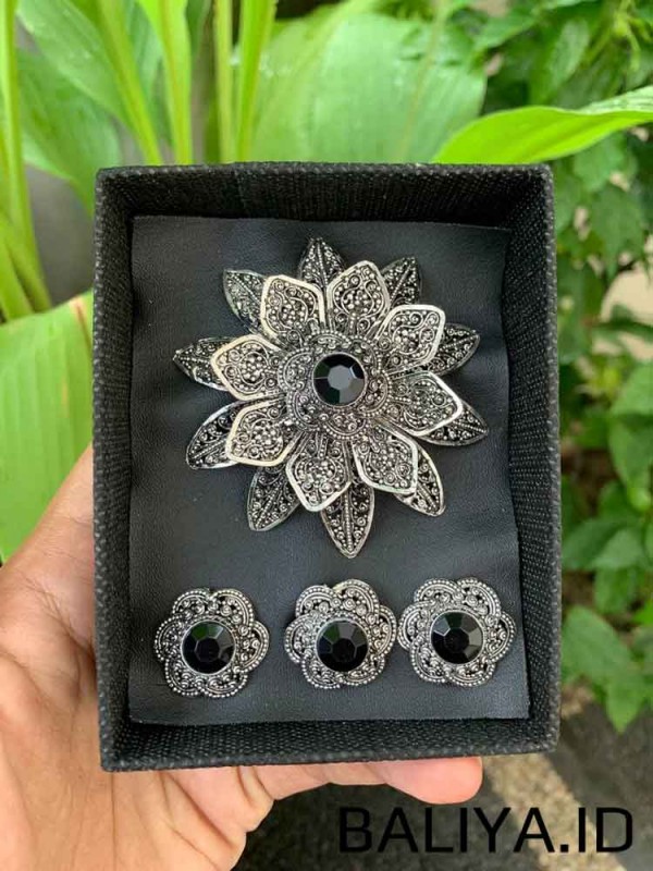Bros Kebaya Pengantin Warna Hitam