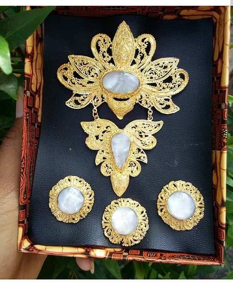 Set Bros Kebaya Segitiga Juntai Warna Putih