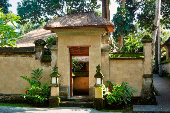 Angkul Angkul Villa
