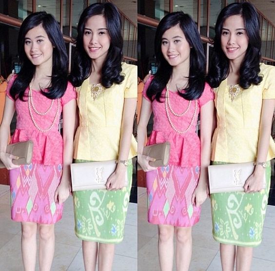 Kebaya Pendek dengan Kain Songket