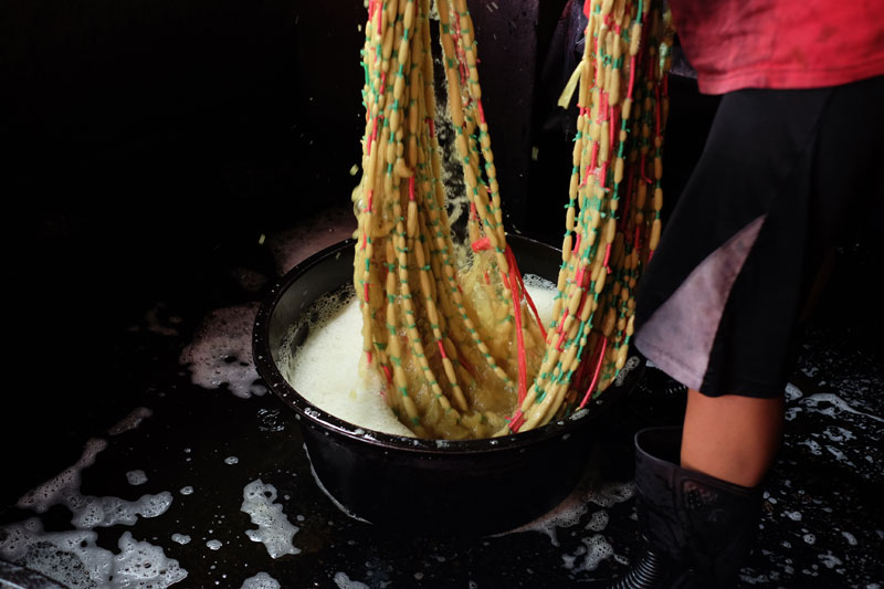 Pencelupan Benang Untuk Kain Tenun