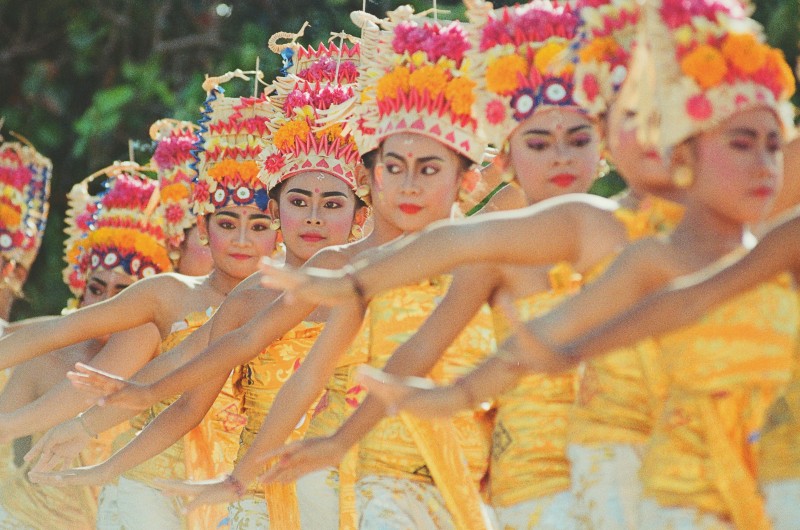 Anak-Anak Menari Rejang Dewa