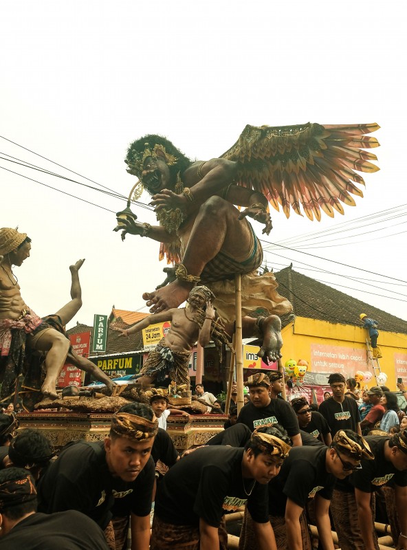 tradisi pengrupukan sebelum hari raya nyepi