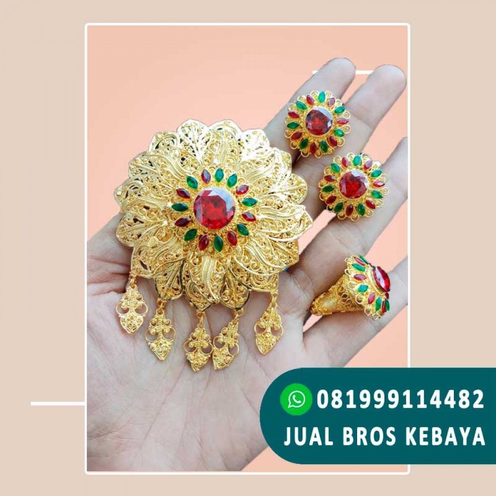 Bros Dada Kebaya Wisuda