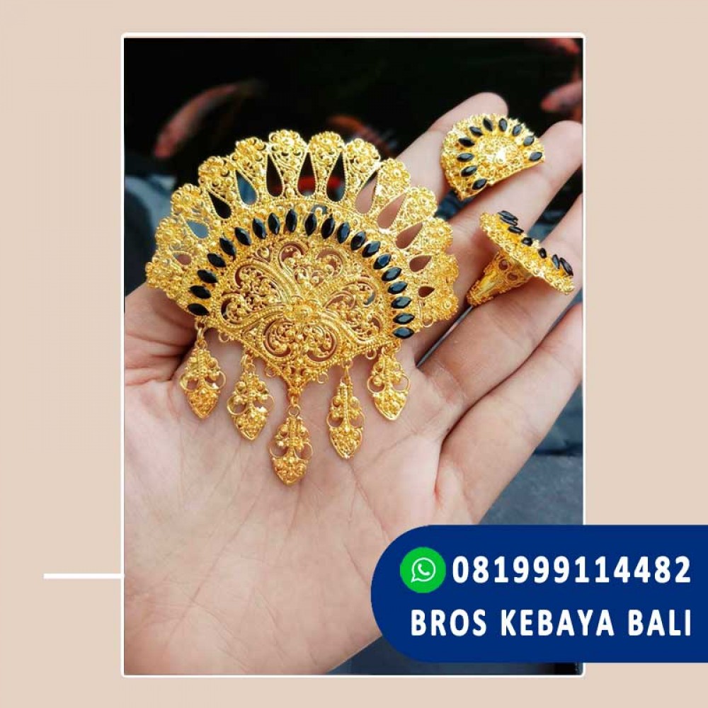 6 Pilihan Bros Kebaya Mewah Untuk Dipakai Saat Acara Wisuda