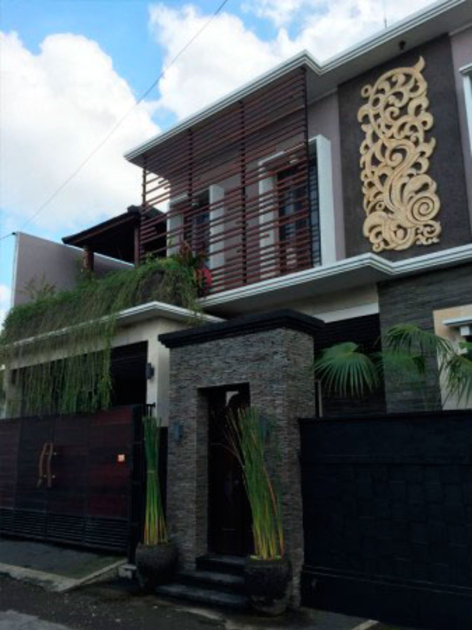Angkul Angkul Rumah Bali