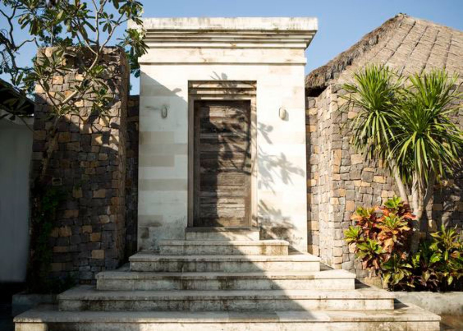 9 Inspirasi Model Angkul Angkul Batu Alam Terbaru