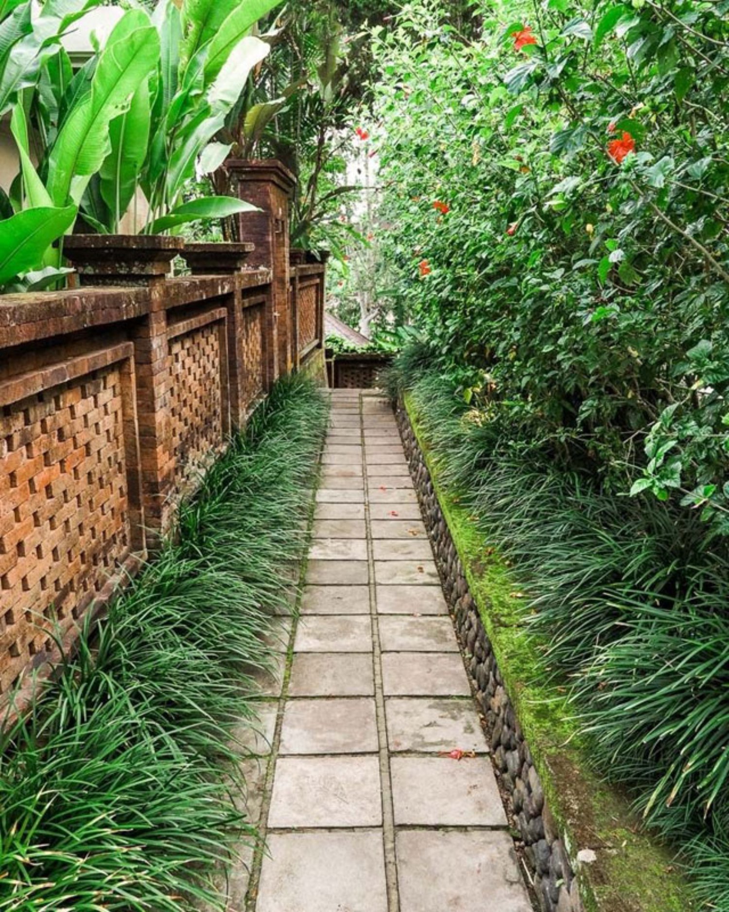 Pagar Rumah Batu Bata Merah Bali & Perkiraan Biaya Pembuatan