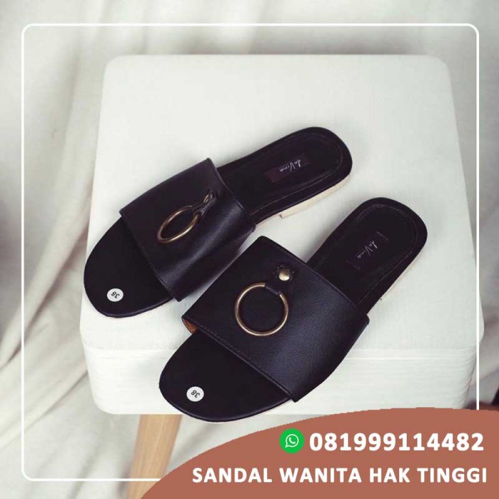 Sandal Hak Tinggi Untuk Wisuda