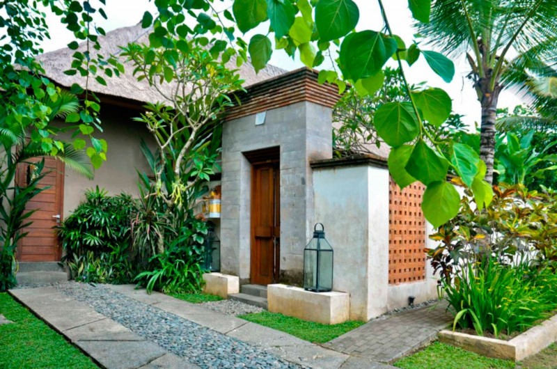 Angkul Angkul Rumah Bali Modern